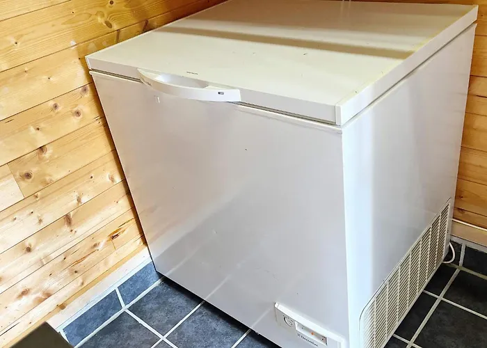 4 Person In Omastrand-by Traum *