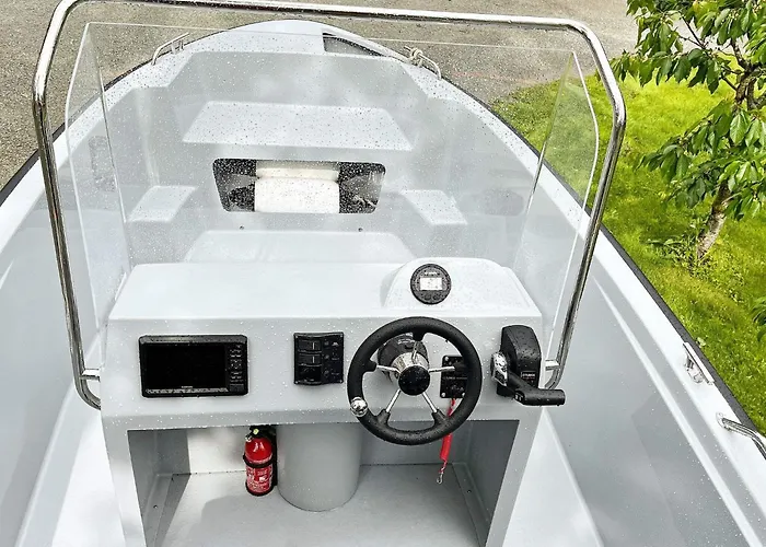 4 Person In Omastrand-by Traum *